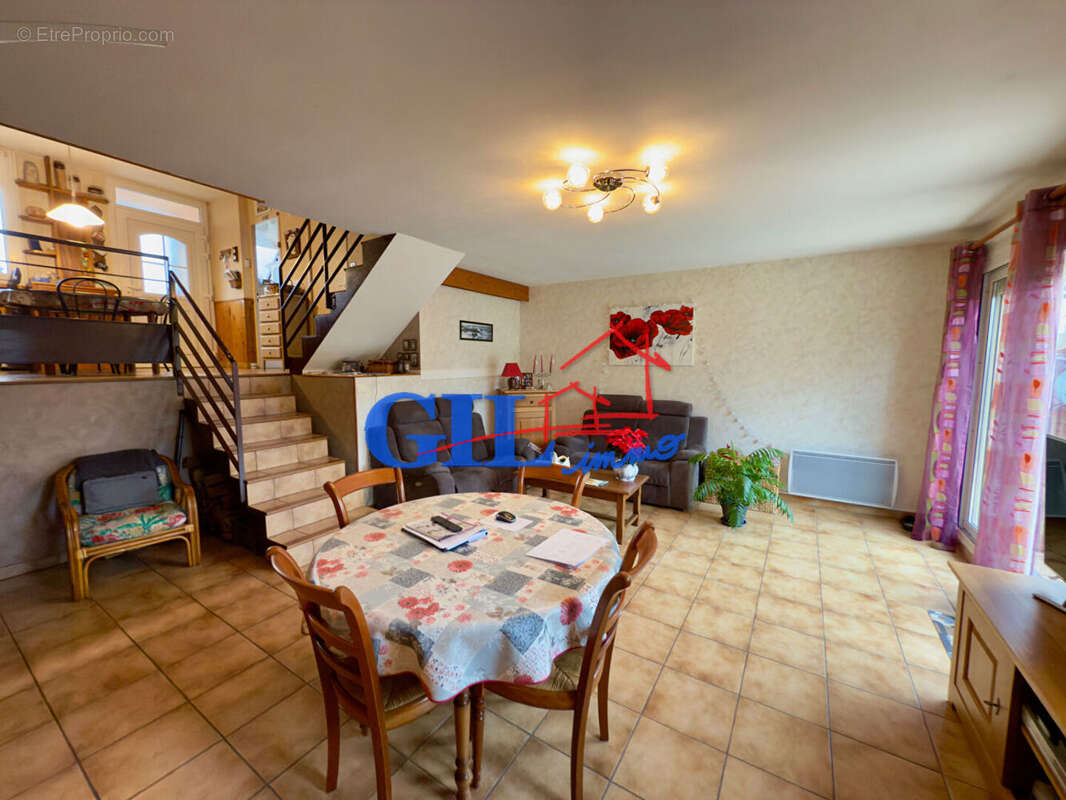 Maison à SAVIGNY-LE-TEMPLE