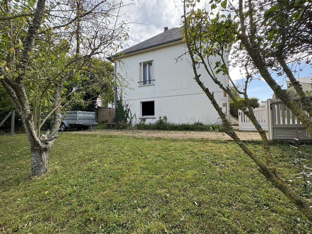 Maison à DONVILLE-LES-BAINS