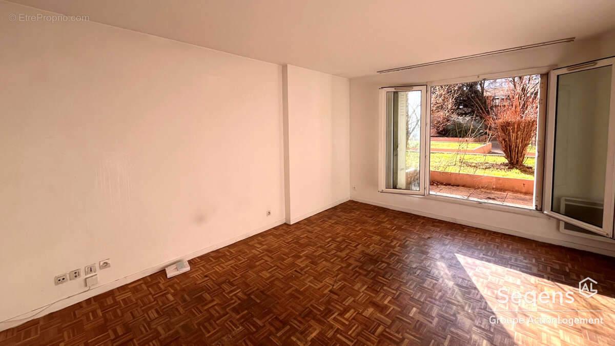 Appartement à DUGNY