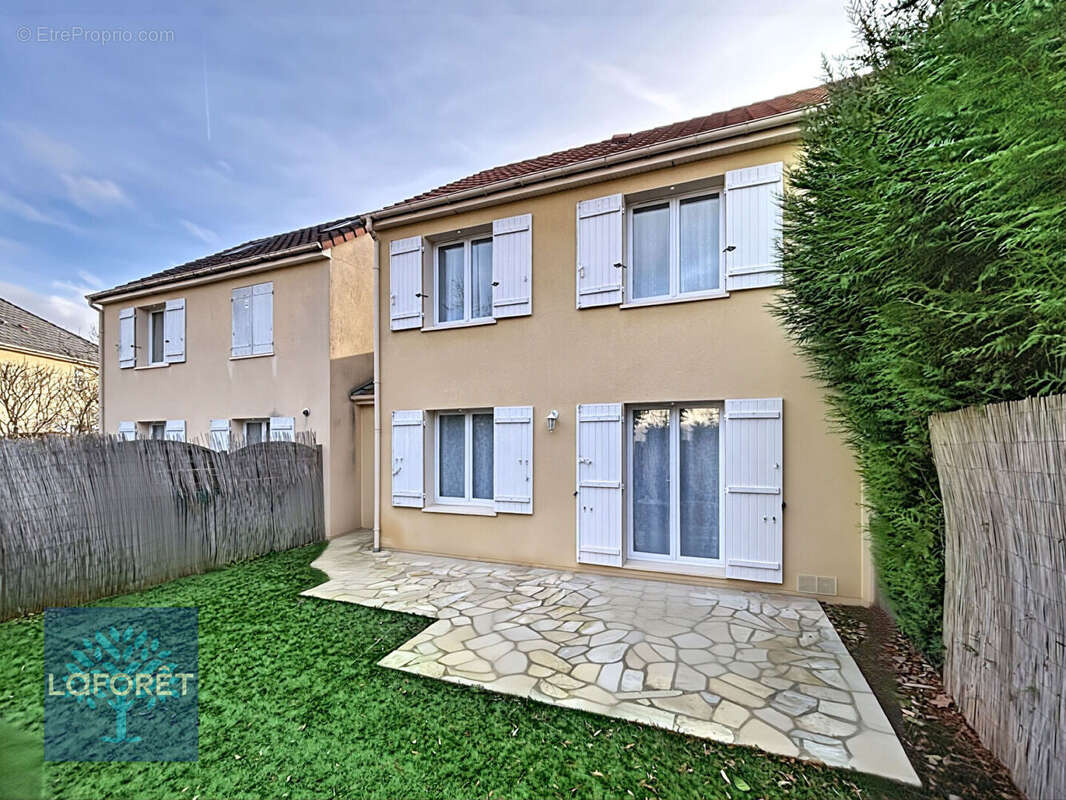 Maison à RIS-ORANGIS