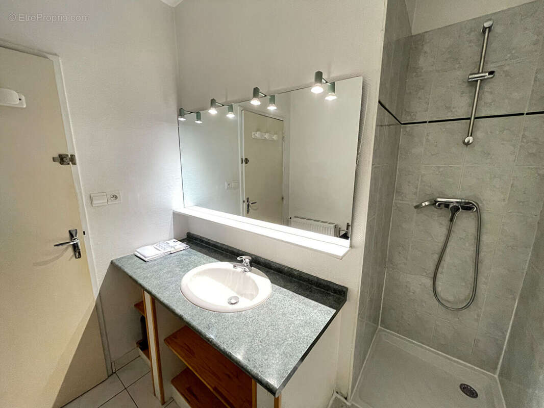 Proche métro / gare Saint-Agne, Toulouse - Appartement 3 pièces à vendre au dernier étage - photo 11