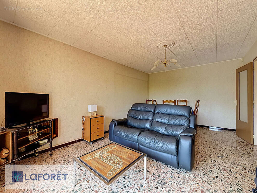 Six-Fours-les-Plages -Bucarin -Maison T4 -Plain-pied - photo 4