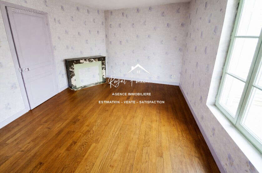 Chambre - Maison à LE PETIT-PRESSIGNY