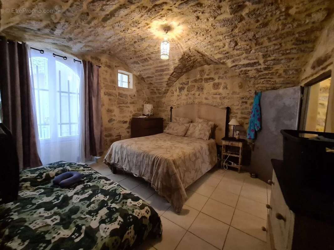 Appartement à COURNONTERRAL