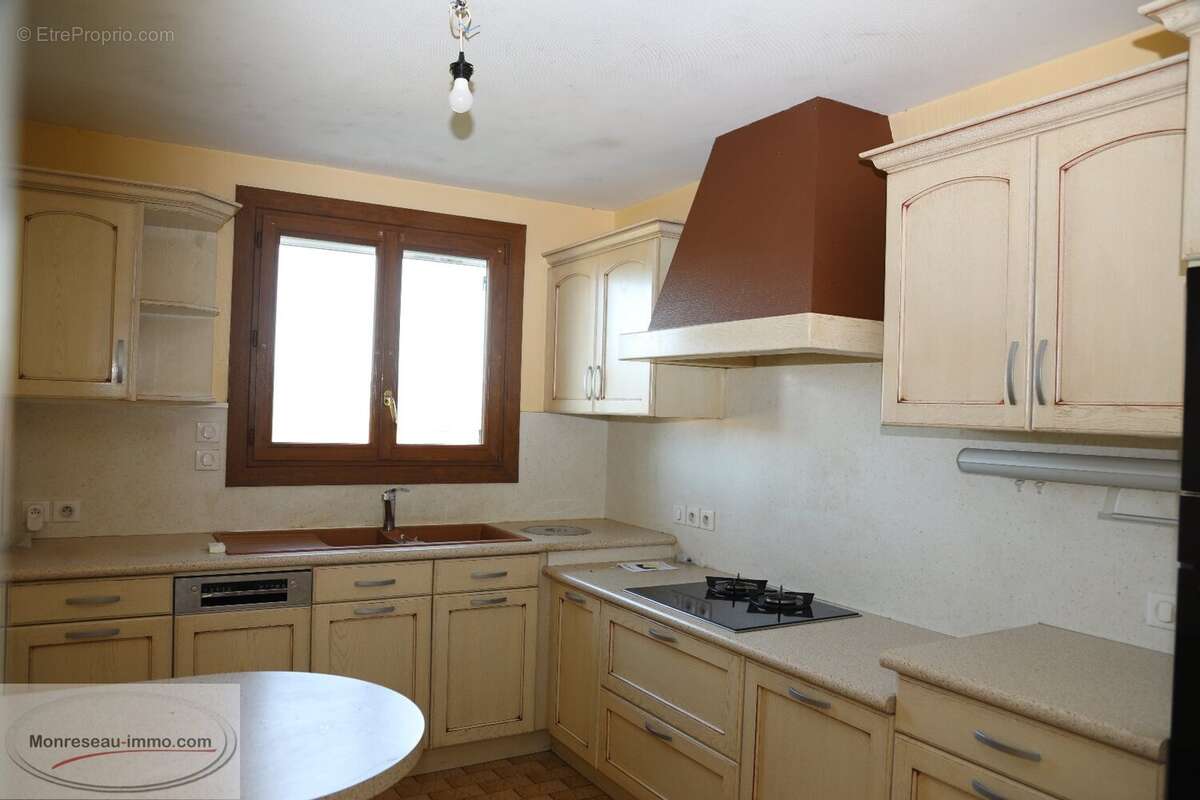 Maison à CHARNAY-LES-MACON