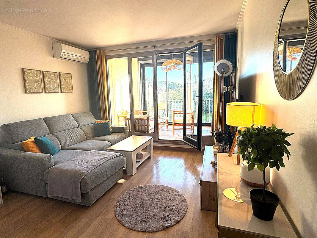 Appartement à COGOLIN