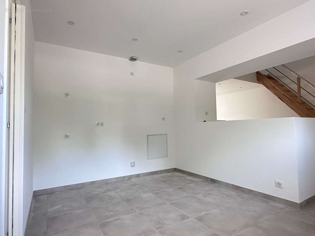 Maison entièrement rénovée - 4 chambres - Jardin à L'Isle-d'Espagnac - photo 6