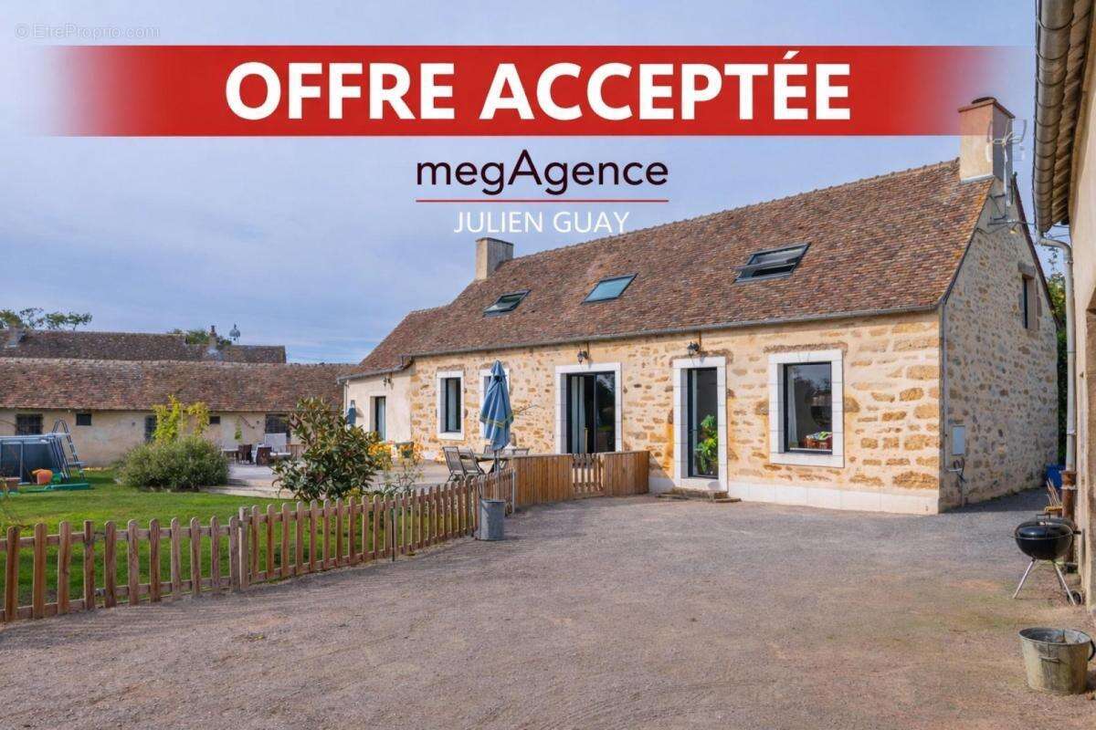 Maison à NEUVILLE-SUR-SARTHE