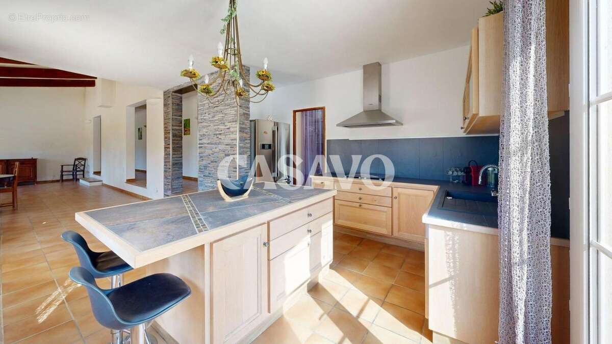 Maison à POURRIERES