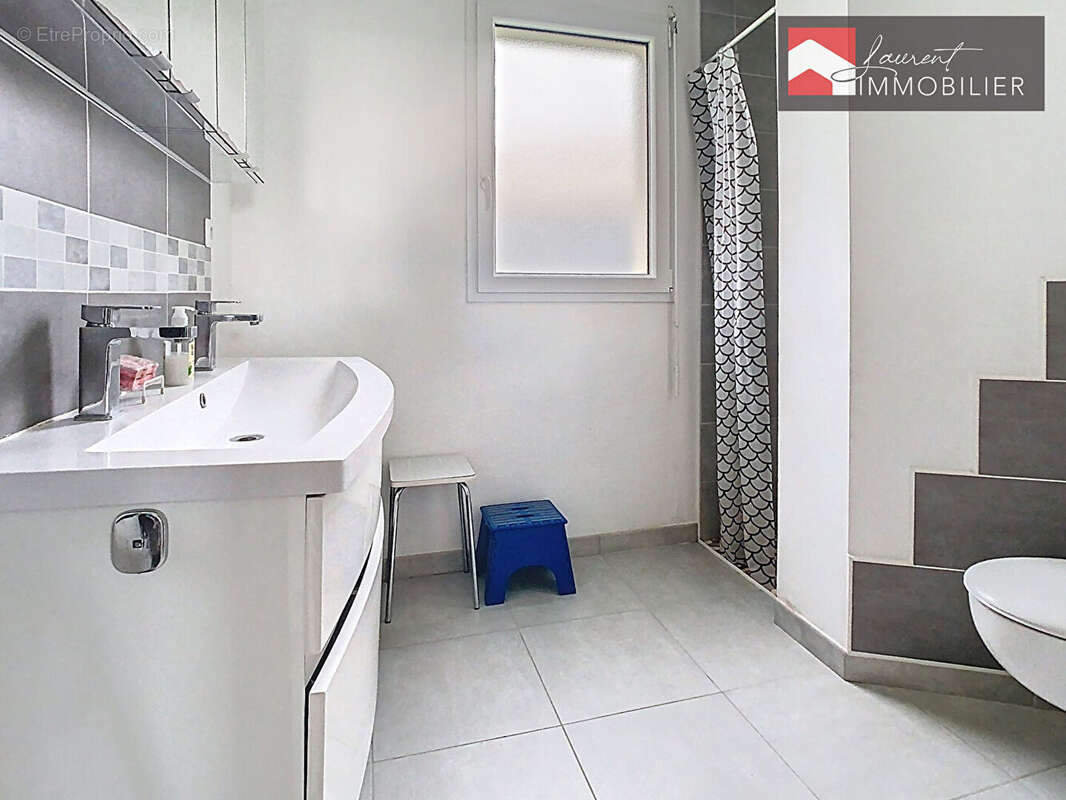 Maison à PONT-DE-VAUX