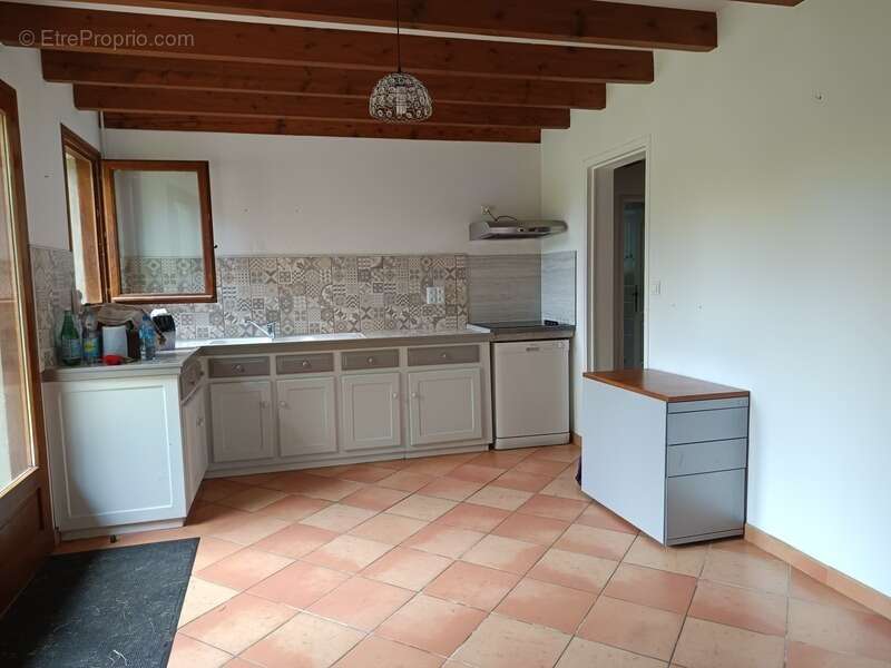 Propriété d'Exception : 2 Maisons, 450 m² de Dépendances et 6 Hectares de Terres - photo 5