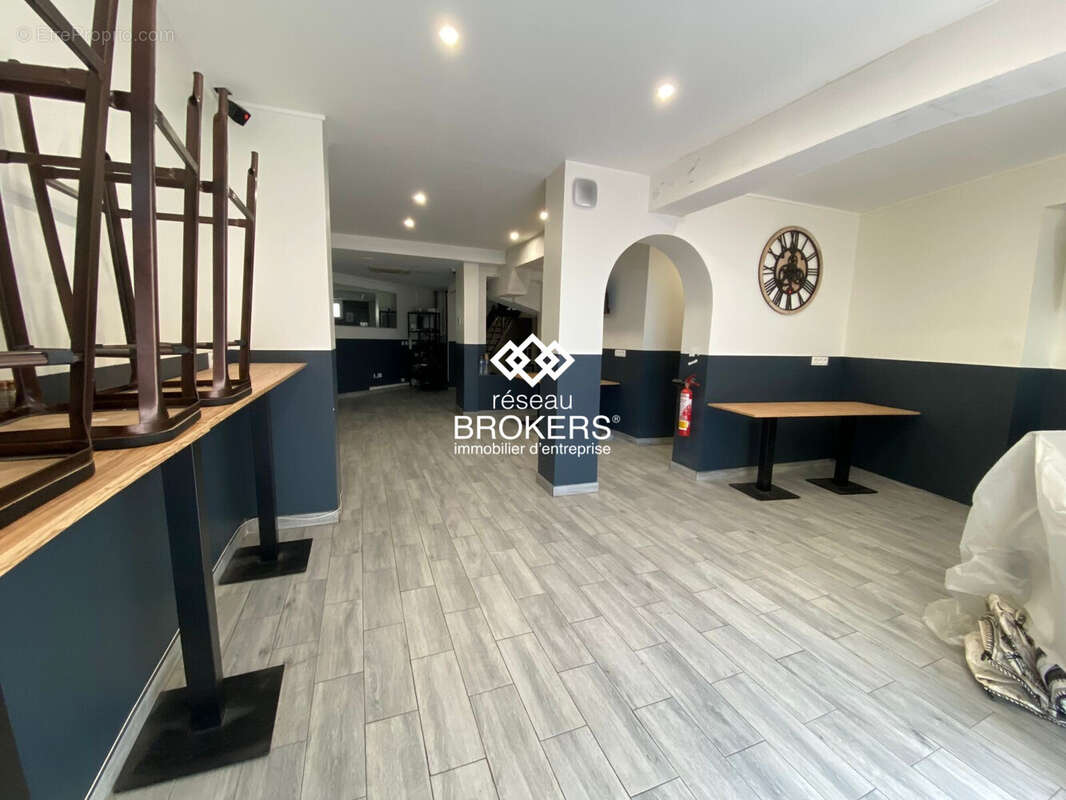 RDC - Commerce à SAINT-MAUR-DES-FOSSES