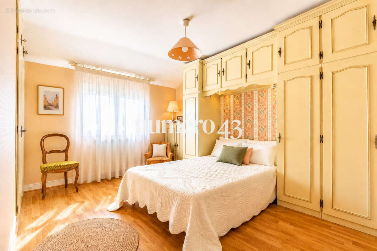 Chambre 2 - R+1 - Maison à VILLENAVE-D'ORNON