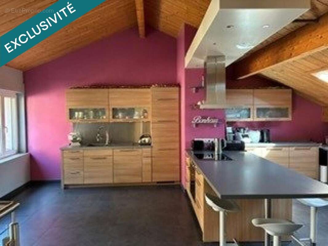 Maison 225 m² à Cons-La-Grandville  - photo 2