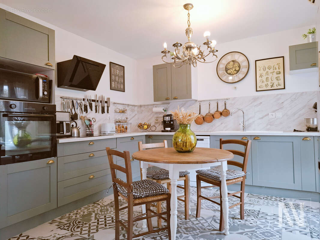 Maison à MONTSUZAIN