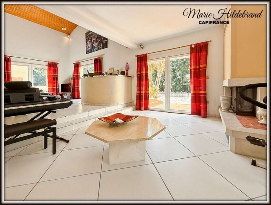 Maison d'architecte de caractère – 285 m² habitables – Vue dominante – Piscine – Grand garage - photo 9