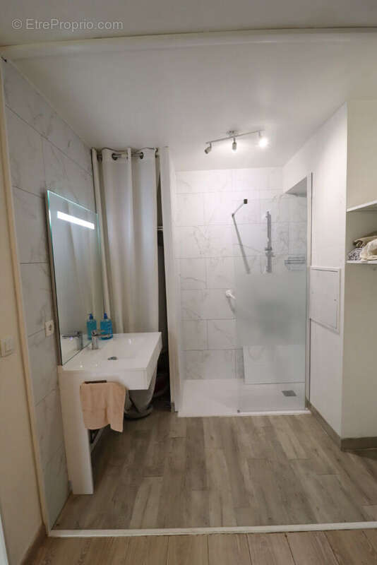 Appartement à VAL-DE-REUIL