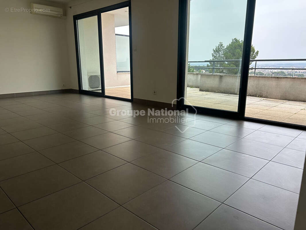 Appartement à VILLENEUVE-LES-AVIGNON