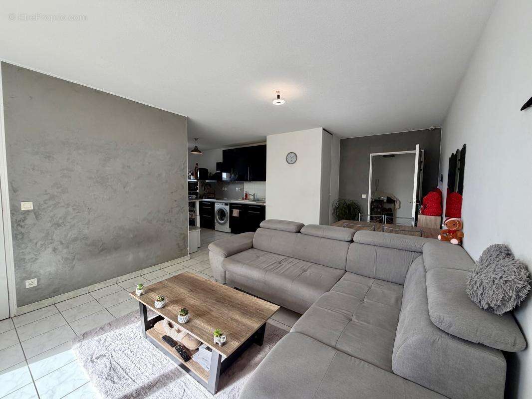 Appartement à MARSEILLE-4E