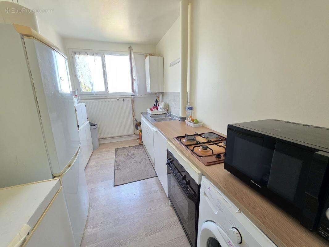 Appartement à SAINT-ETIENNE-DU-ROUVRAY