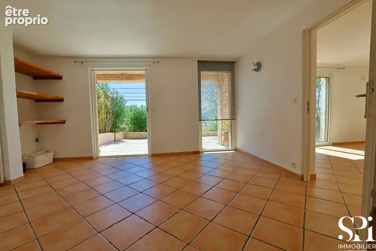 Vente maison Pierrefeu-du-Var (83)   Maison 195m2 au sol divisée 2 appartements   Terrain 1 740 m2 - photo 10