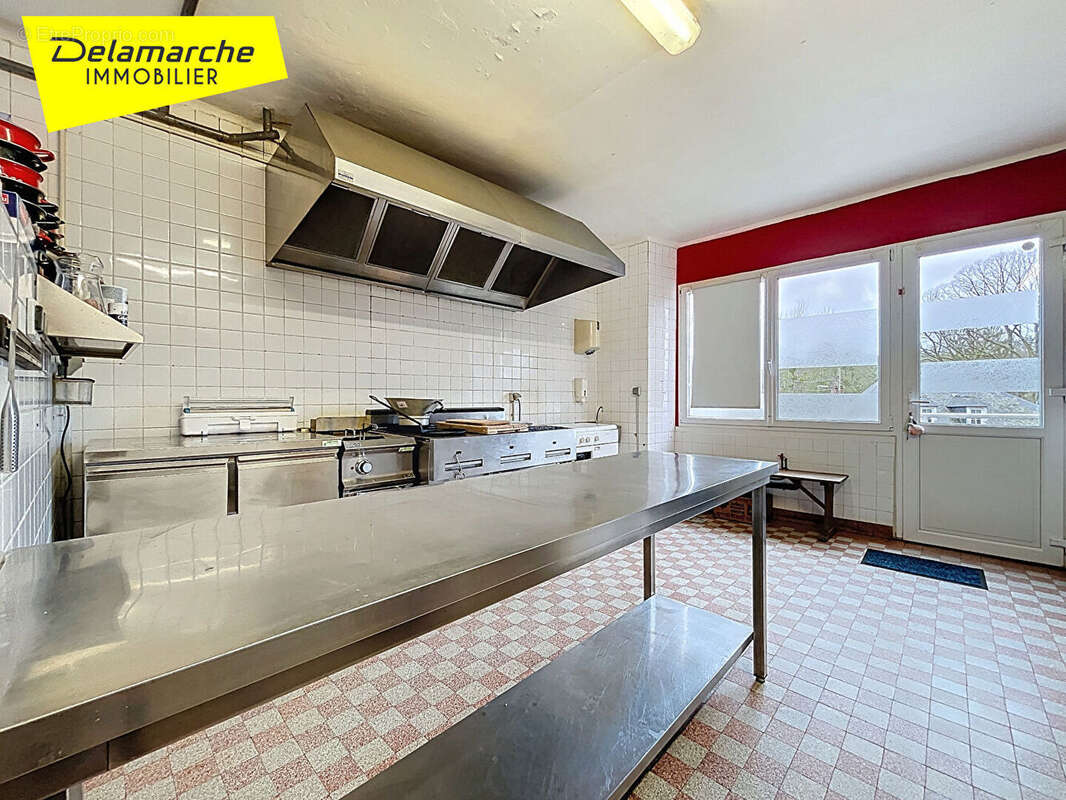 A VENDRE : Maison familiale dans le centre bourg de Pont Farcy - photo 8