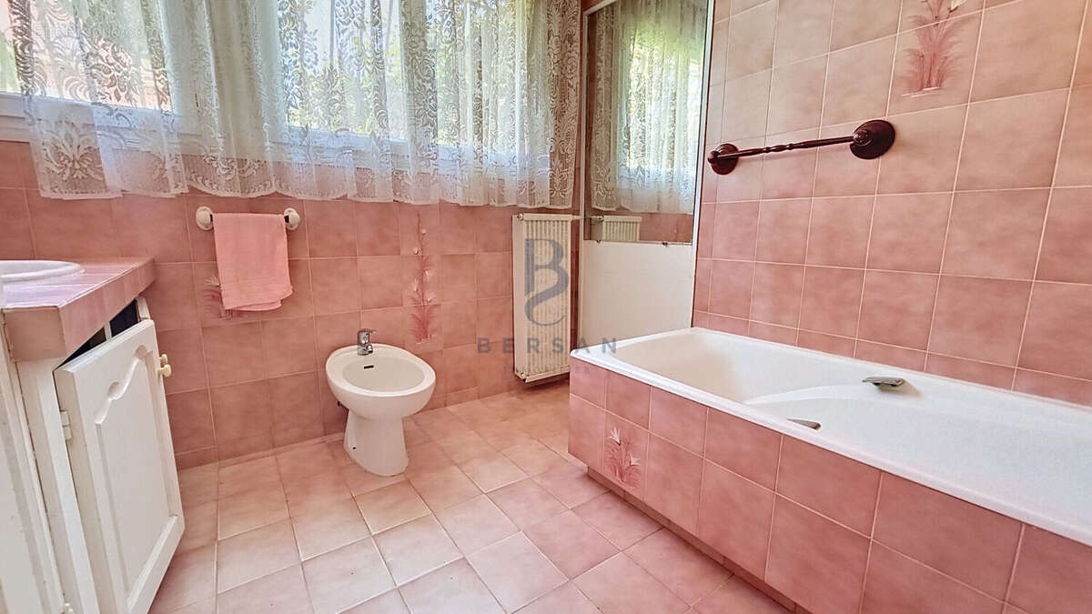 Saint raphael - bas valescure appartement haut de villa avec jardin - photo 16