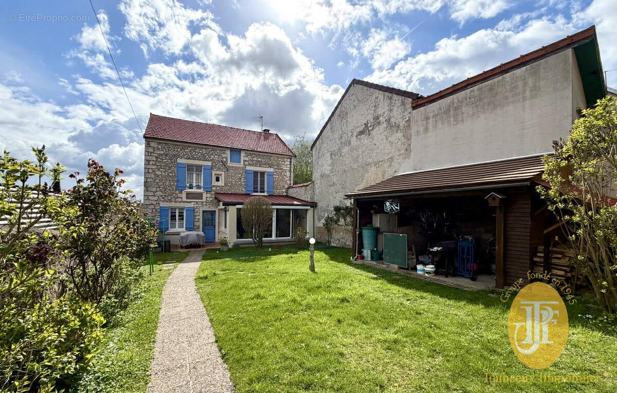 Maison à BENNECOURT