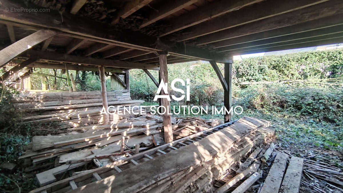 Terrain à VILLAINES-LA-JUHEL