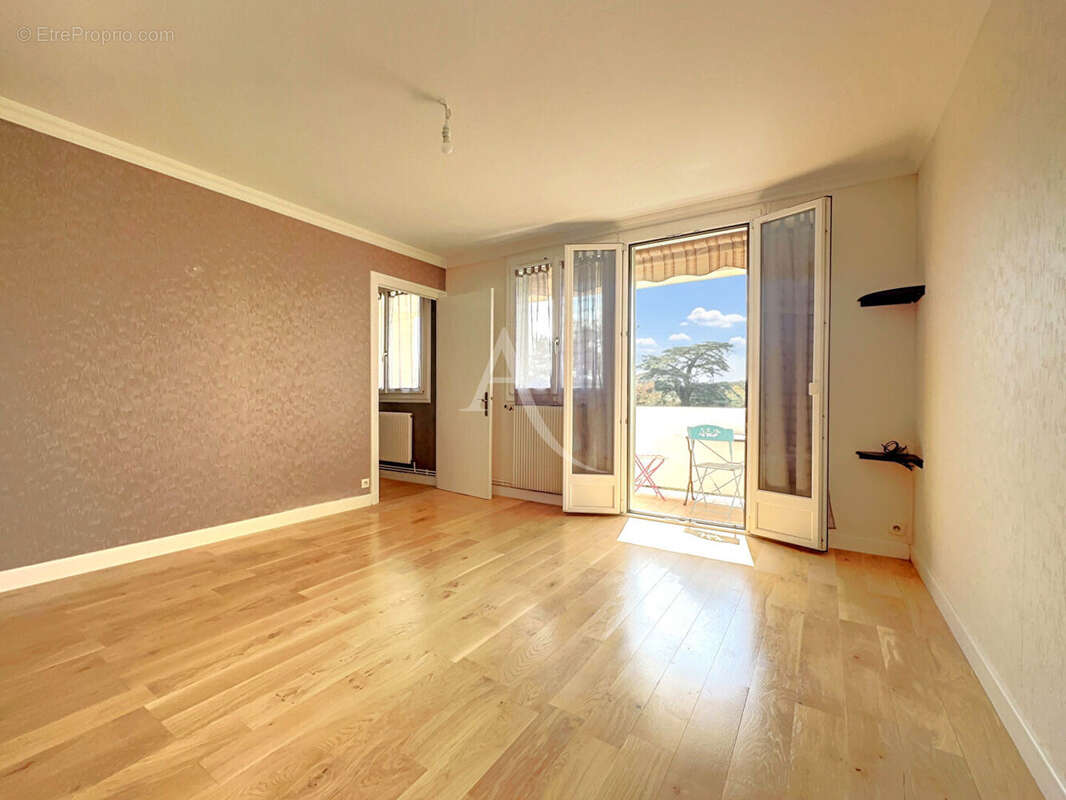 Appartement à FONTAINES-SUR-SAONE