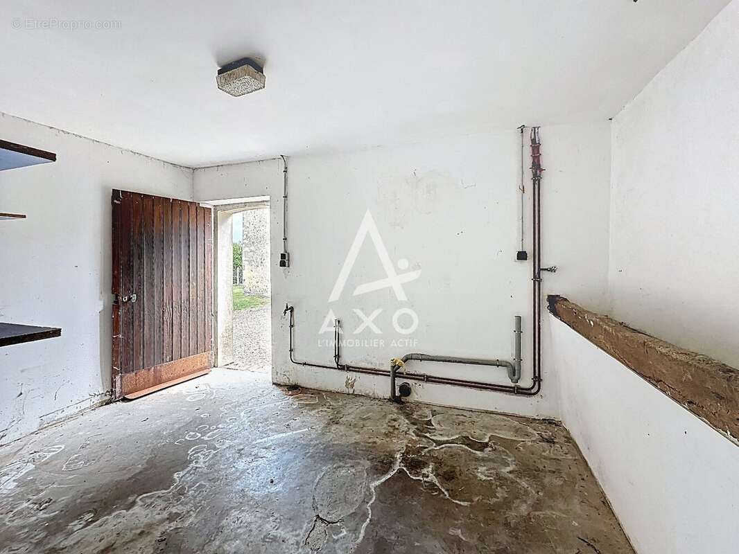 Maison à SAINT-VICTOR-DE-BUTHON