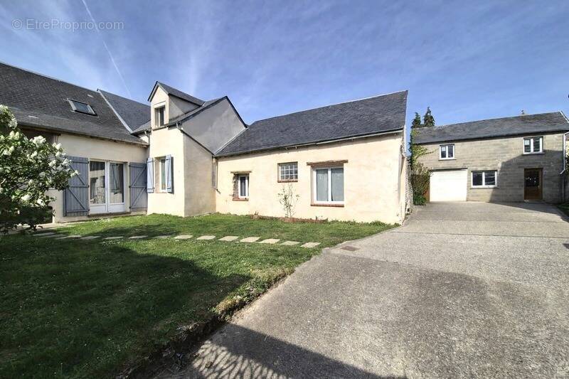 Maison à AUNEAU