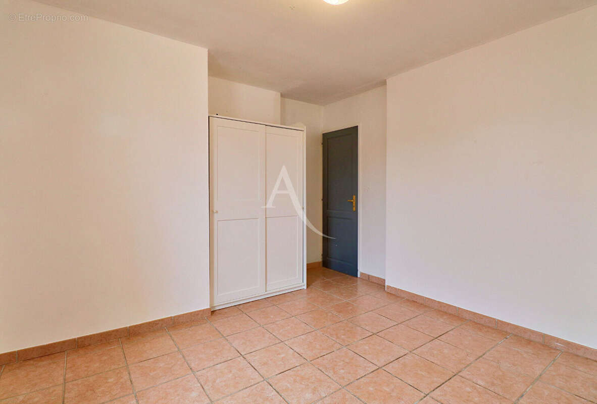 Maison à VINON-SUR-VERDON