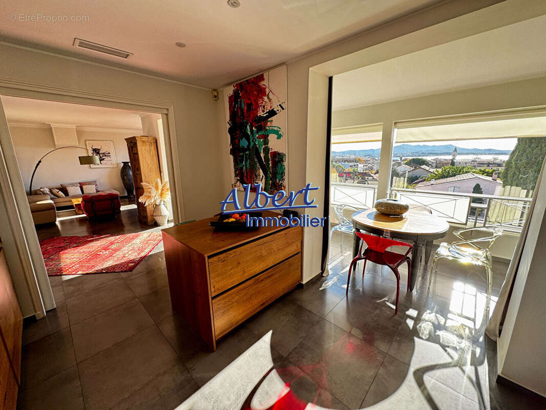 Appartement à SANARY-SUR-MER