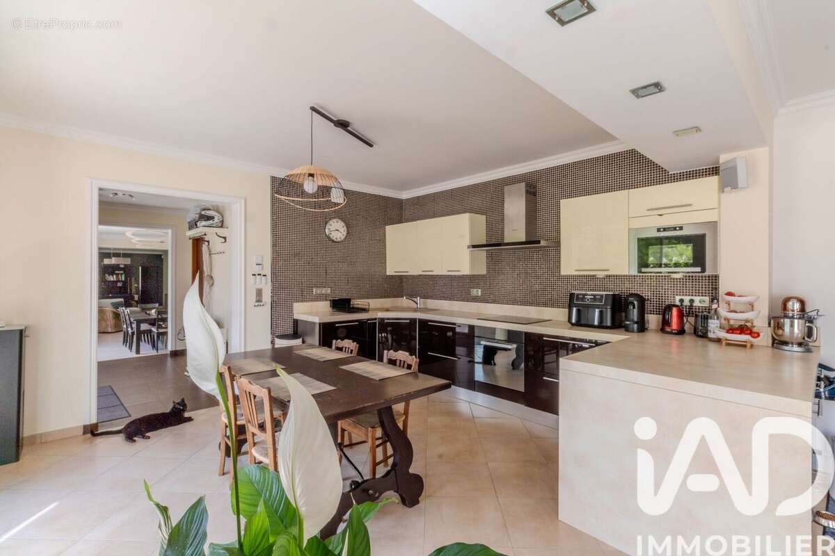 Maison 194 m² à Bourron-Marlotte  - photo 7