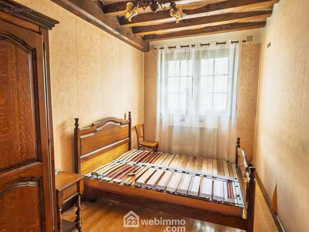 ... ainsi qu&#039;une deuxième. - Maison à MAZE