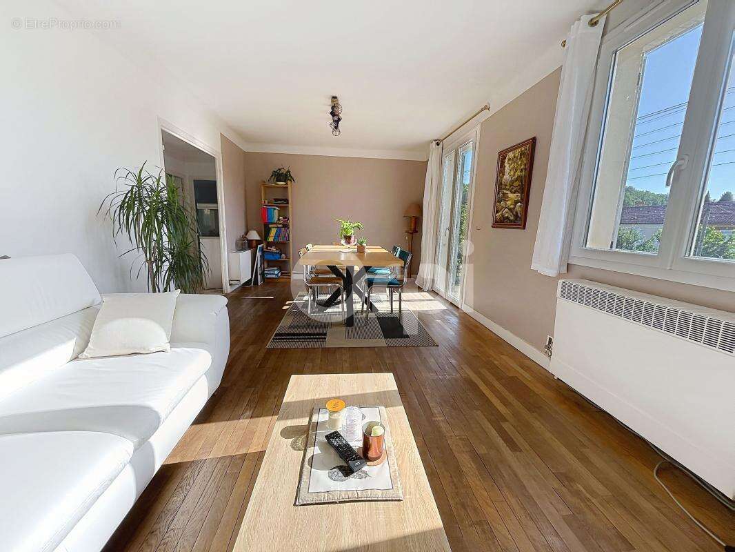 Maison À Vendre idéalement située à Terrasson ! - photo 5