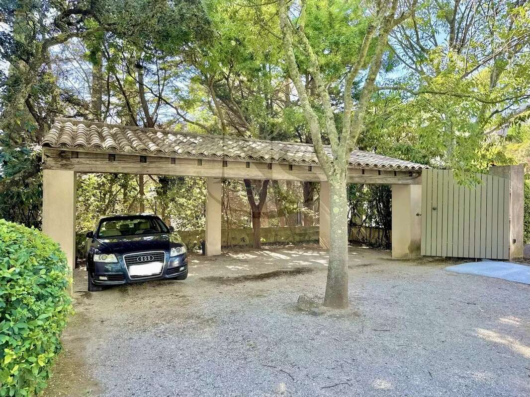 Aix-en-provence / bastide en pierre xviiie siècle proche centre-ville - photo 17