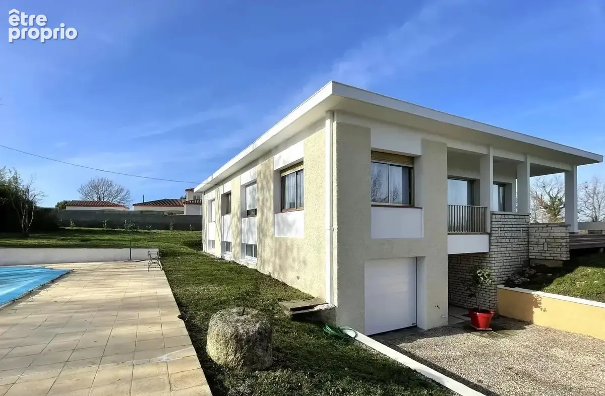 Photo Maison à Sainte-Livrade-Sur-Lot au prix de 310 300€