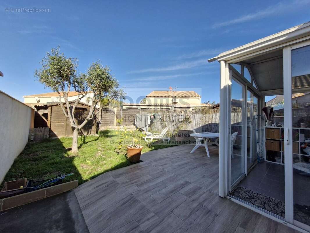 Maison à VIC-LA-GARDIOLE