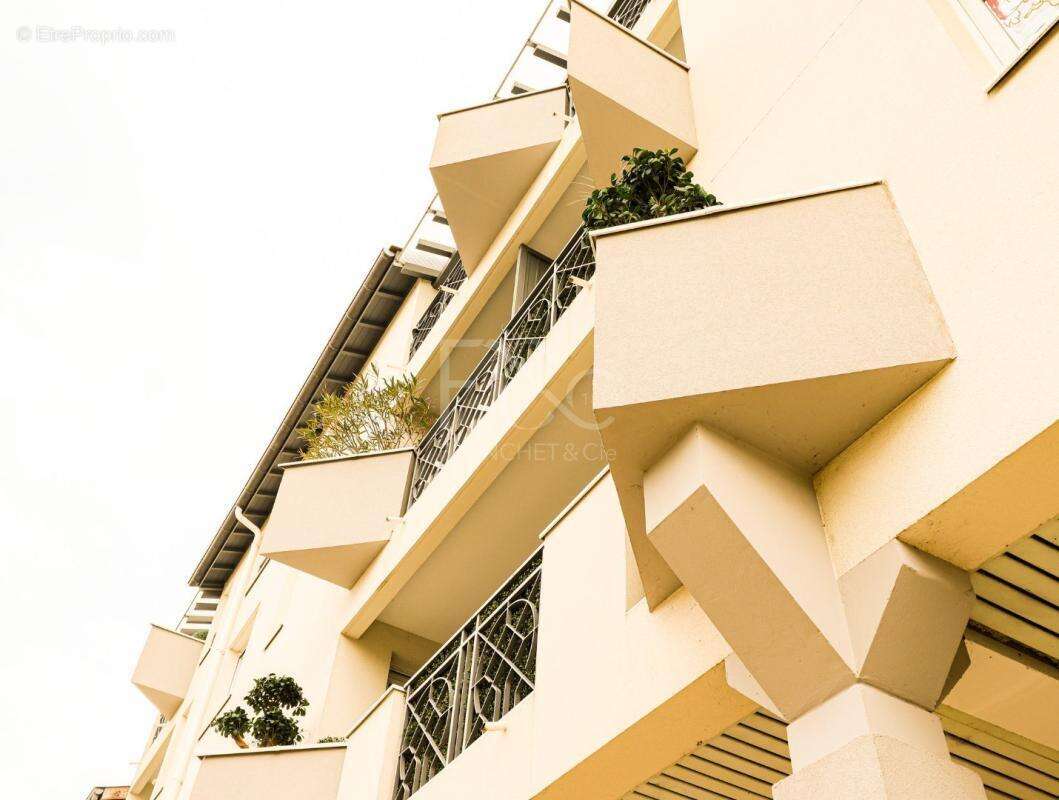 Appartement à SAINT-BONNET-DE-MURE