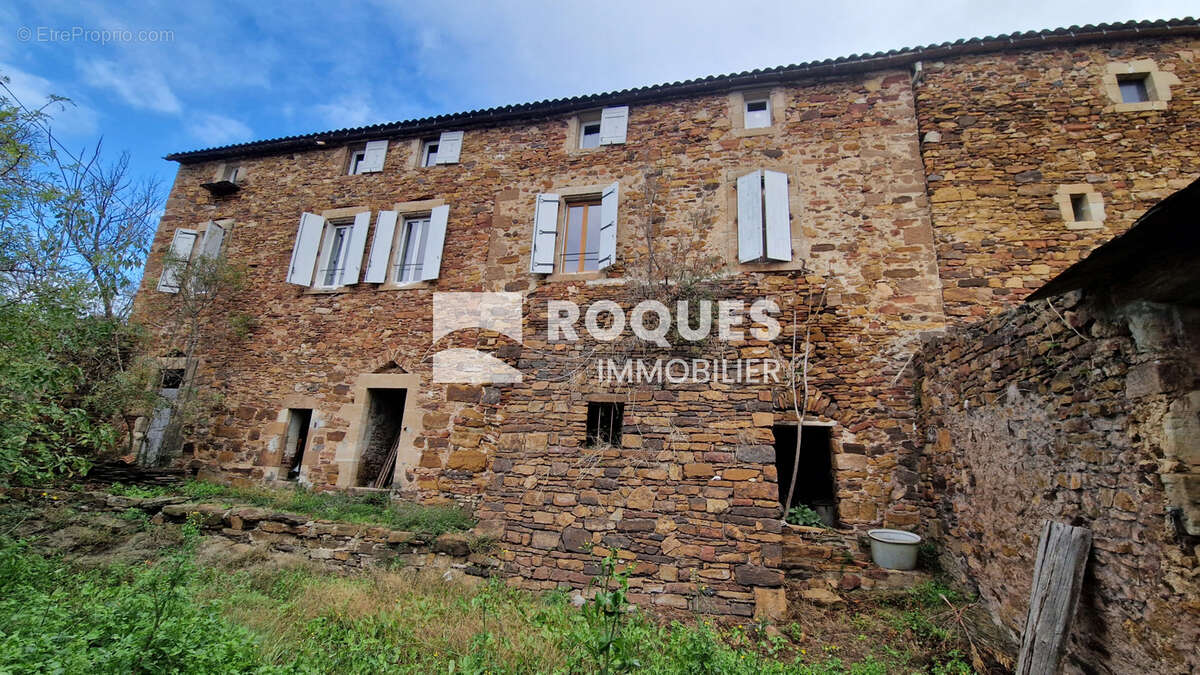 Sud Lodève, propriété en pierre193 m2 habitables plus dépendances, le tout sur 58 ha - photo 12