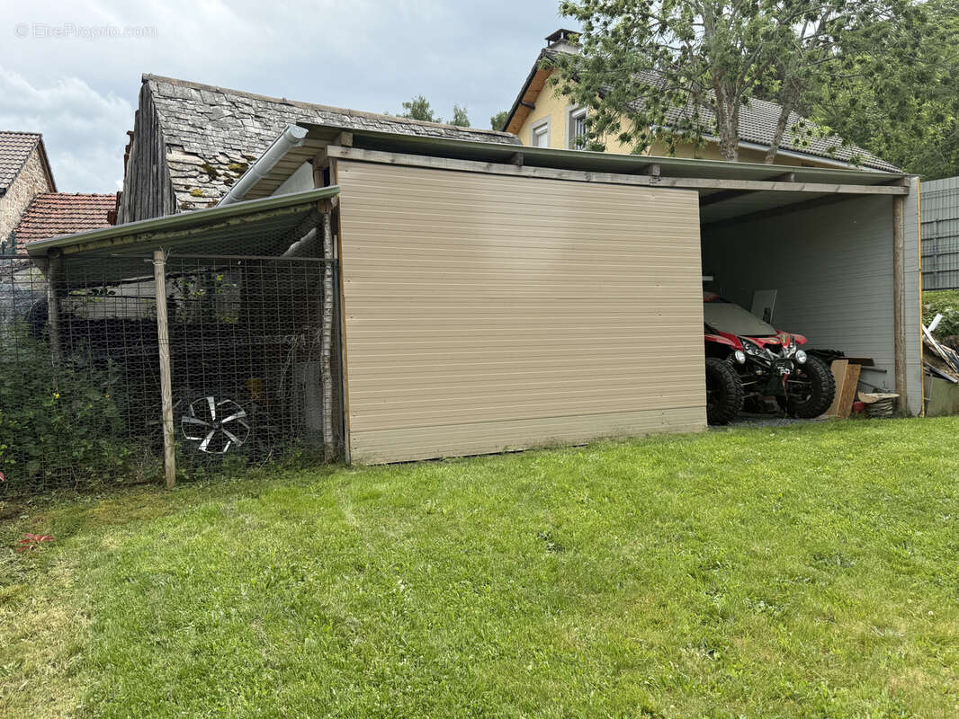 Appartement à LES BESSONS