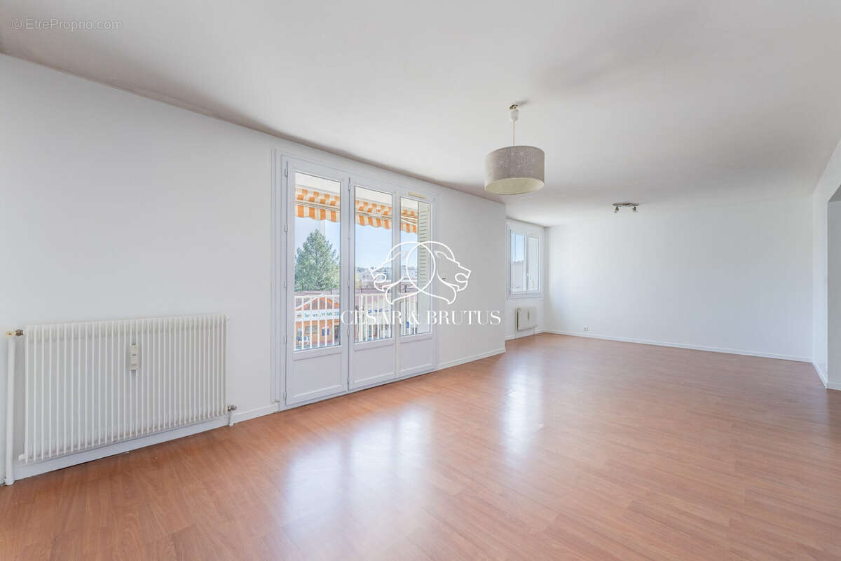 Appartement à OULLINS