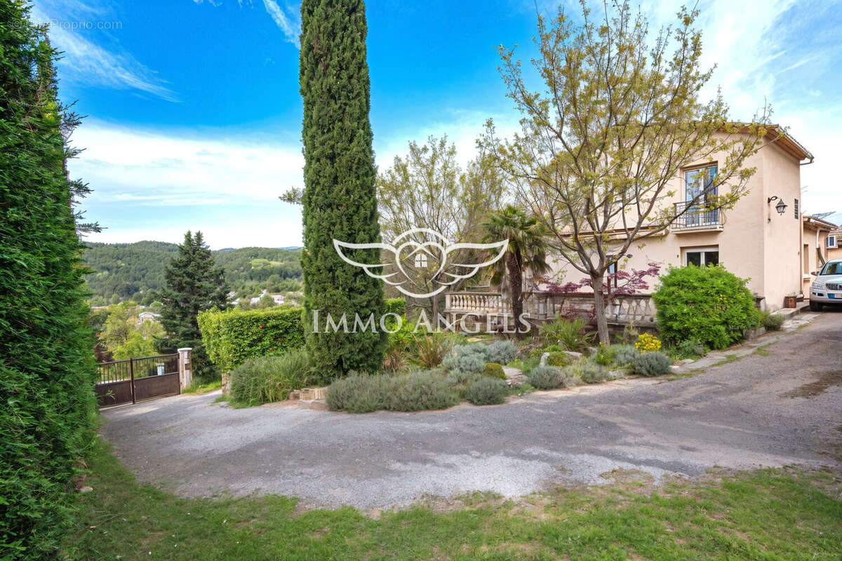 Maison à SAINT-PAUL-LE-JEUNE