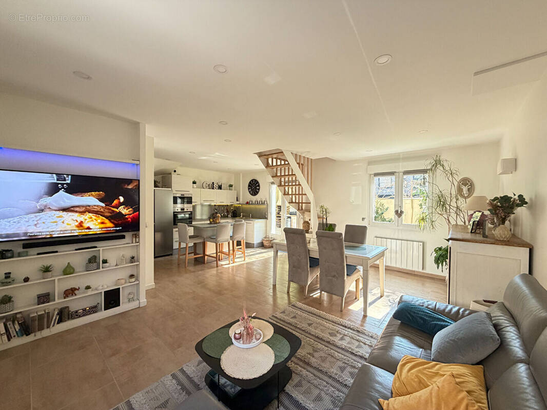 Maison à IVRY-SUR-SEINE