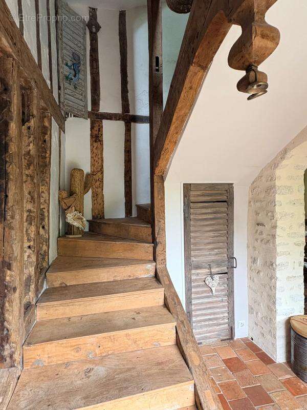 Maison de 7 pièces de 240 m² - photo 10