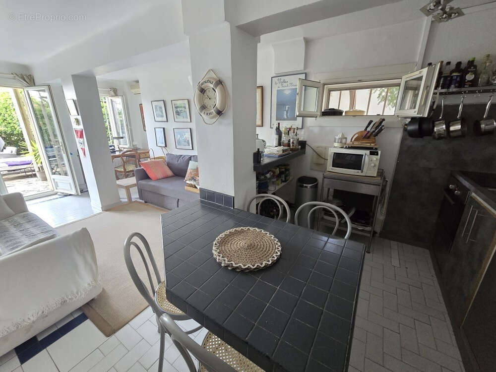 Appartement à LA CROIX-VALMER