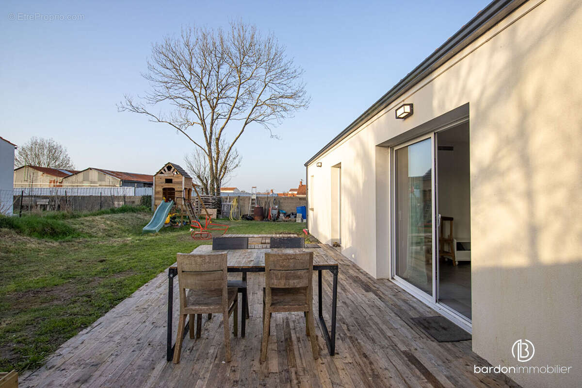 Maison à CHATEAUNEUF