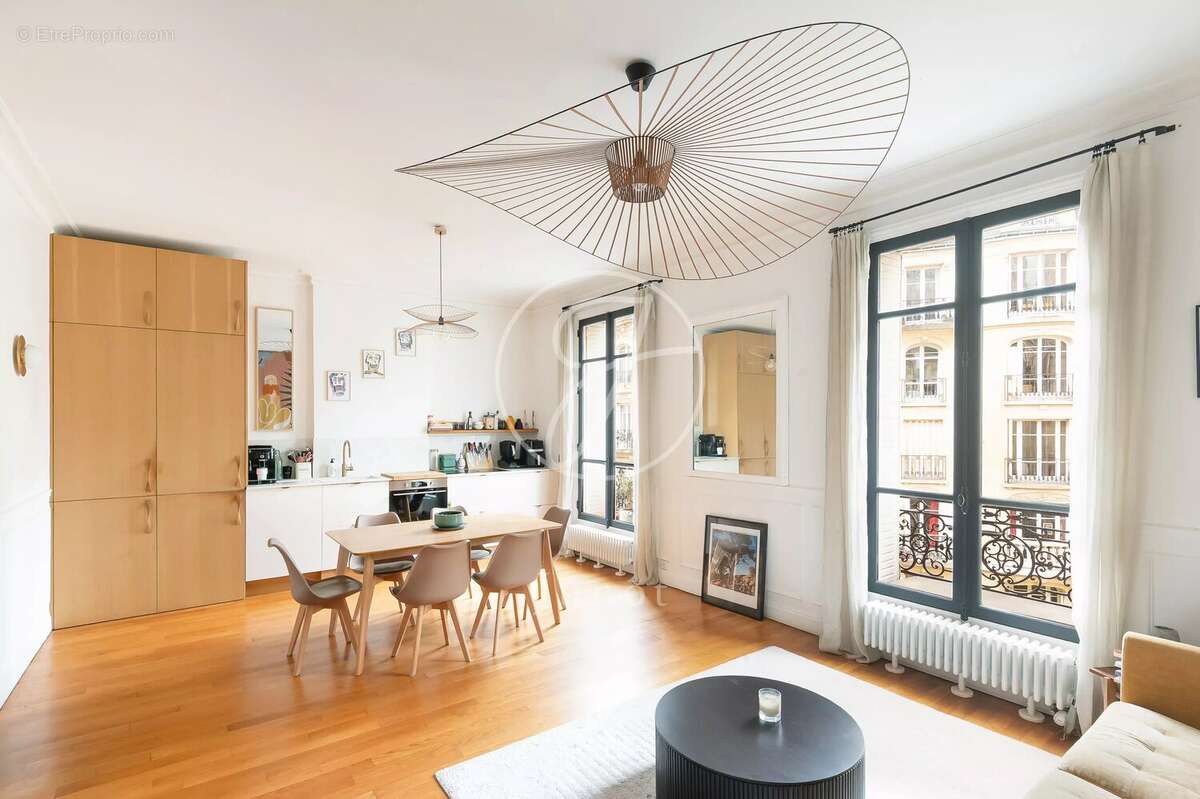 Appartement à PARIS-18E